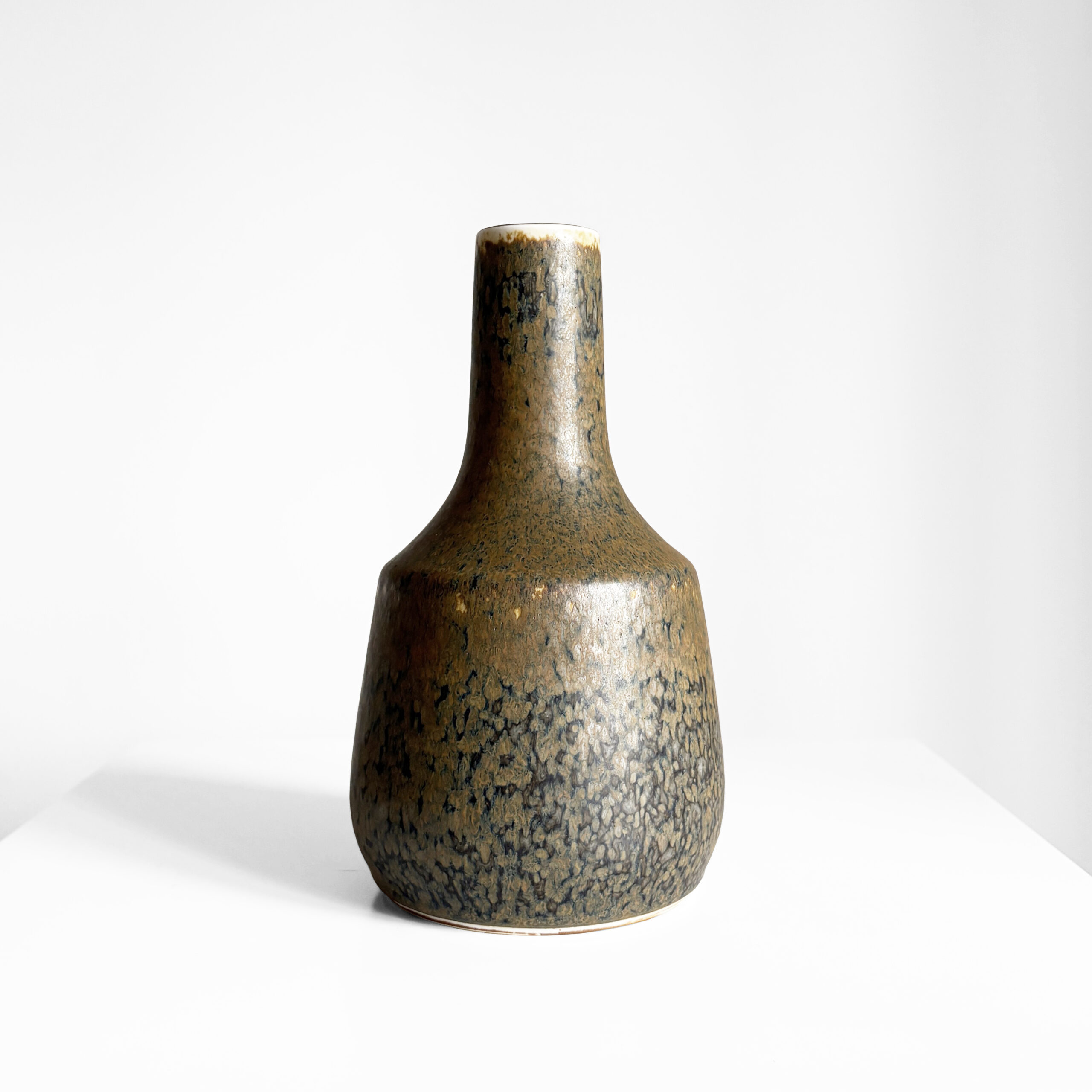 Jarrón en gres marrón por Carl-Harry Stålhane, Suecia, años 60
